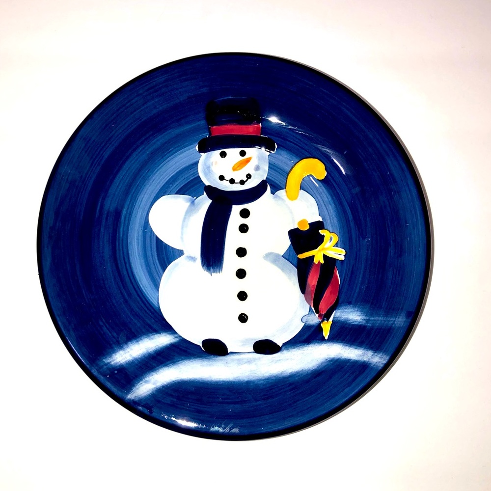 Lovley snowman painted Christmas decor plates.
